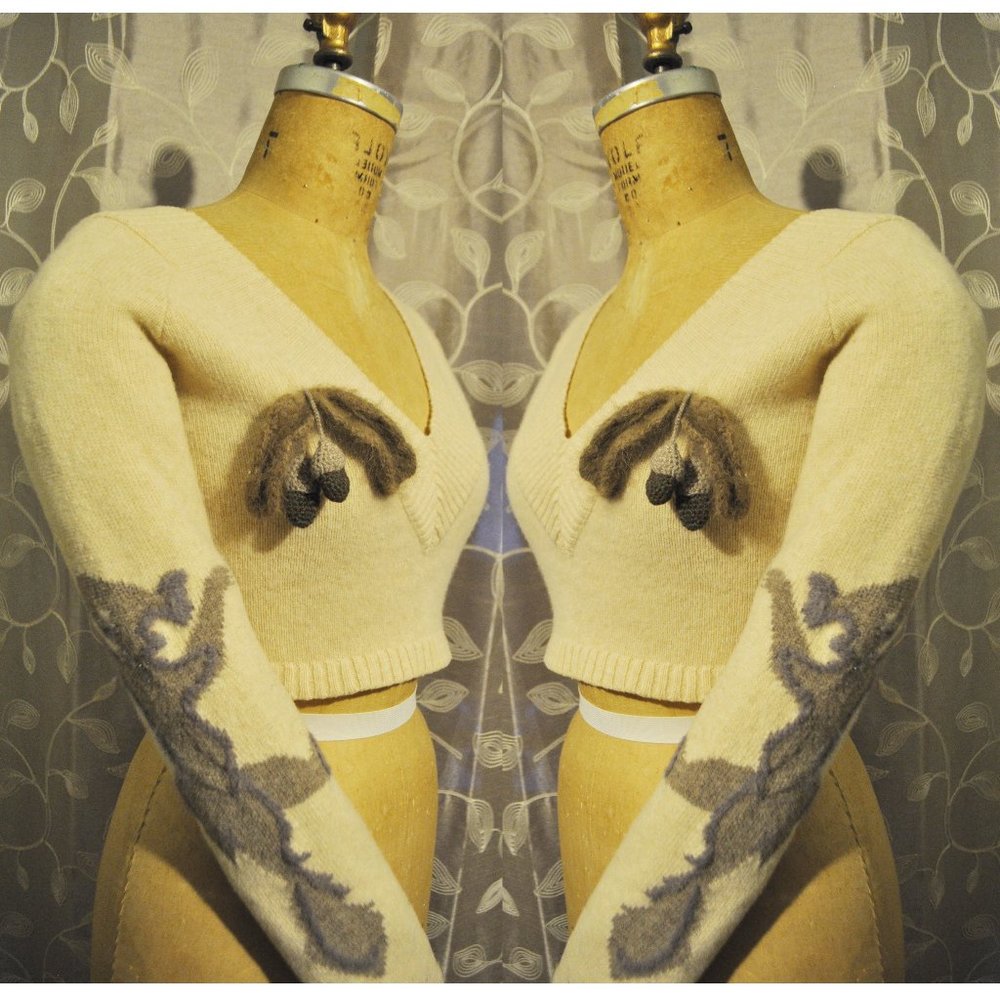 STELLA MCCARTNEY Cropped V-neck Squirrel Sweater